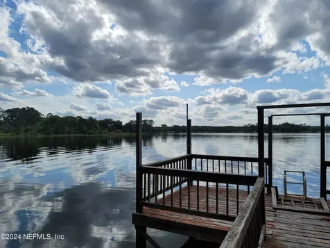 401 Yawn Avenue Interlachen FL 32148