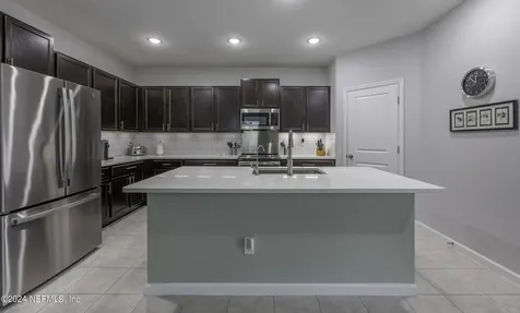 10808 Peacock Landing Court Jacksonville FL 32218
