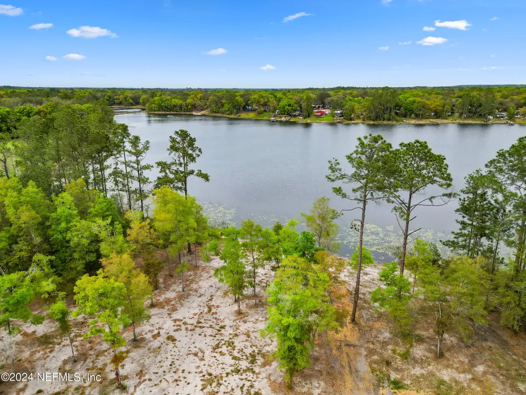 140 Junior Lake Trail Interlachen FL 32148