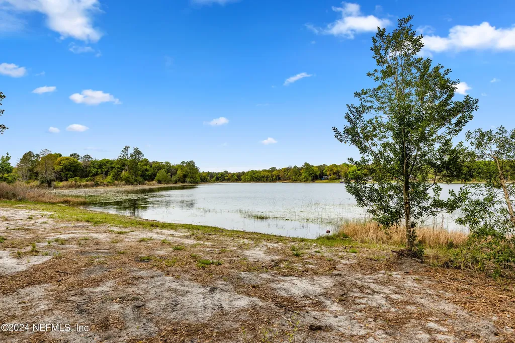 140 Junior Lake Trail Interlachen FL 32148