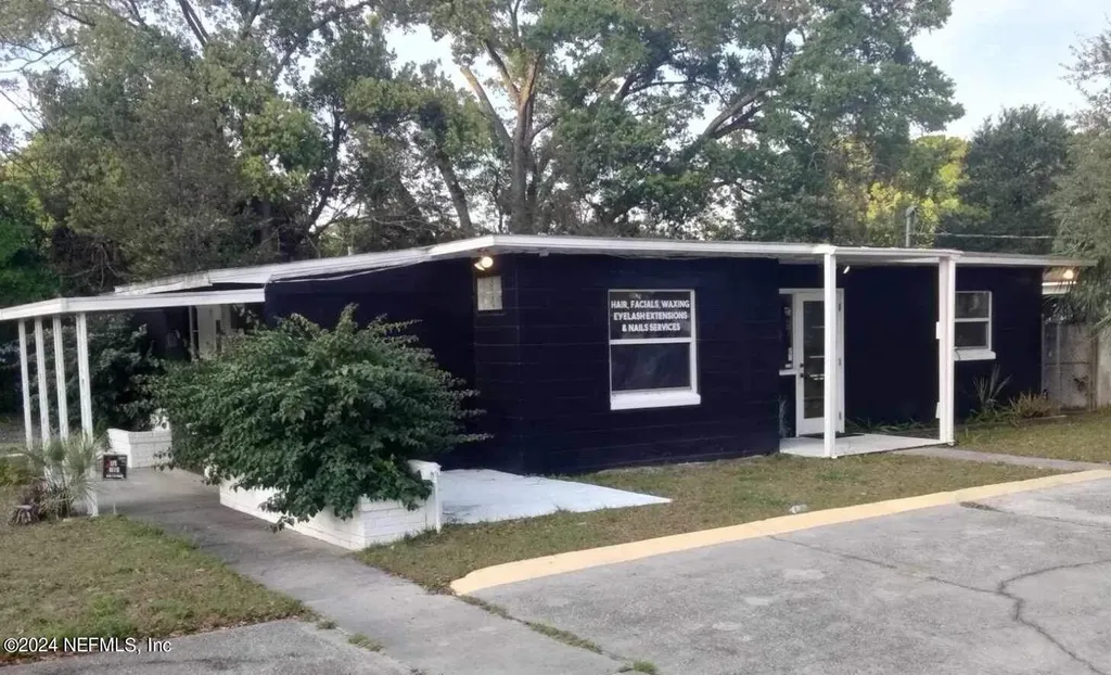 1621 Rogero Road Jacksonville FL 32211