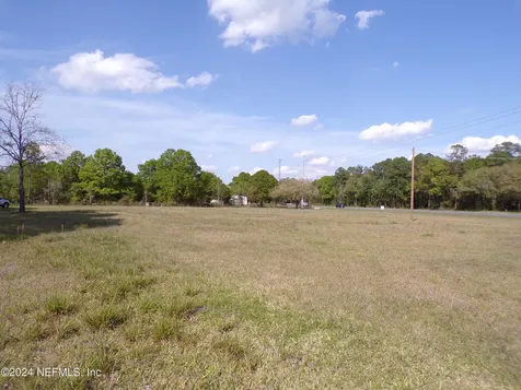 20208 N Us Highway 301 Lawtey FL 32058