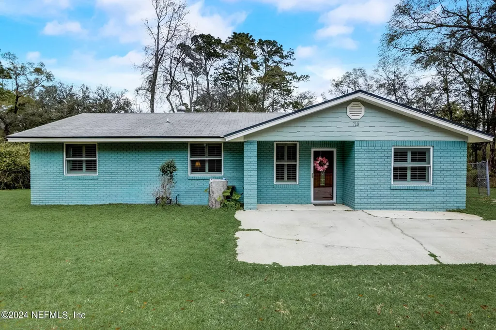 718 Lake Asbury Drive Green Cove Springs FL 32043