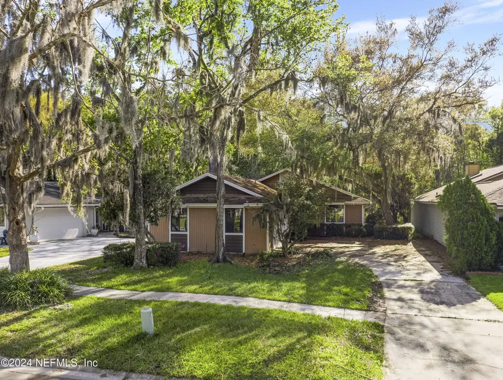 4316 Lake Woodbourne Drive Jacksonville FL 32217