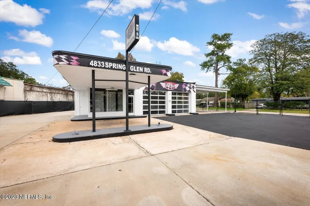 4833 Spring Glen Road Jacksonville FL 32207