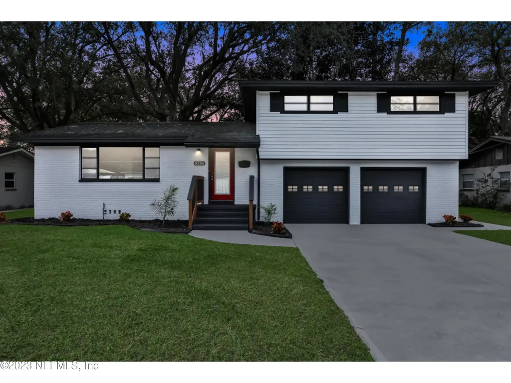 8266 Sanlando Avenue Jacksonville FL 32211