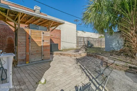 5209 Beach Boulevard Jacksonville FL 32207