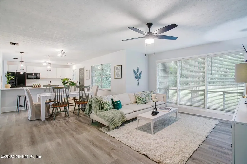 6434 New Court Jacksonville FL 32277