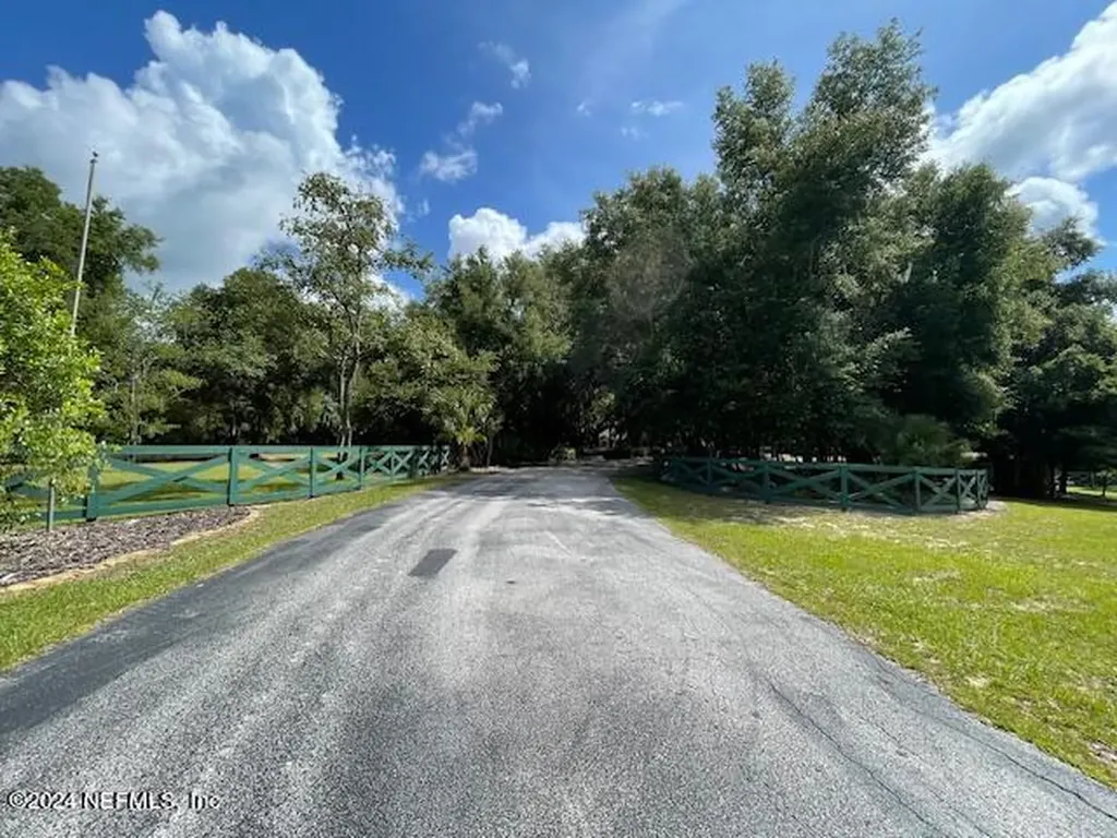 000-09 SE 265th Court Road Umatilla FL 32784