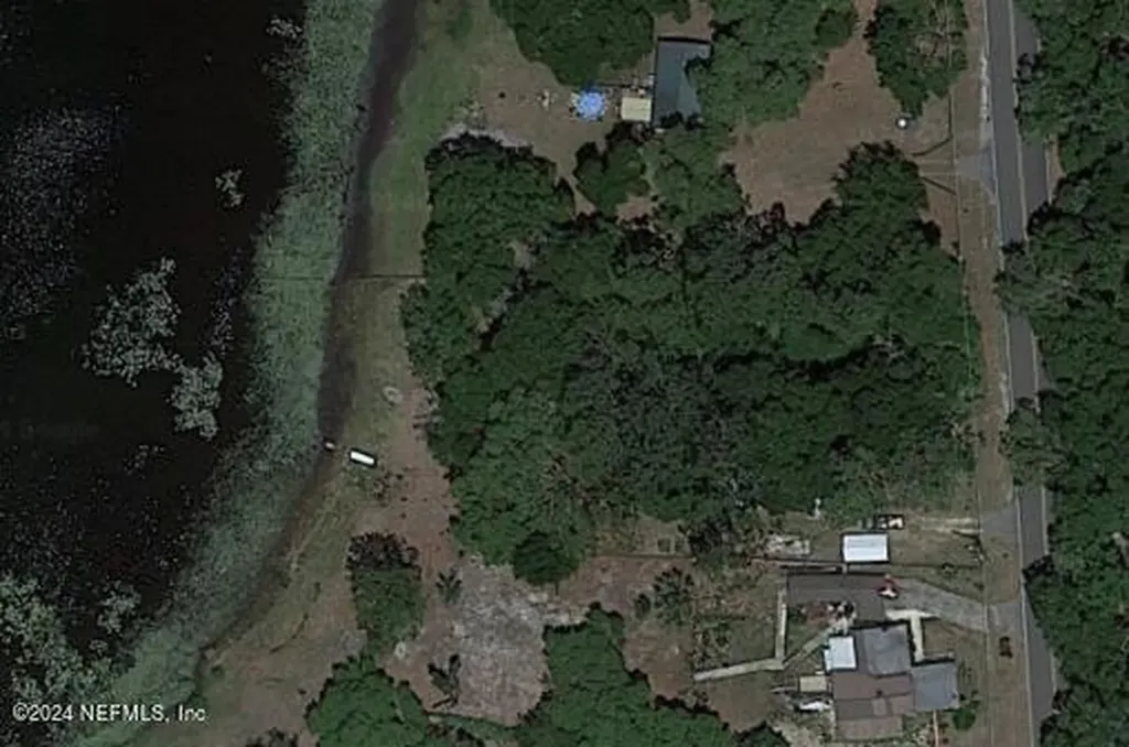 323 N County Road 315 Interlachen FL 32148
