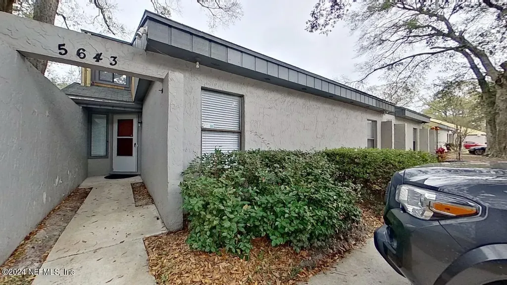 5643 Pinehill Lane Jacksonville FL 32244