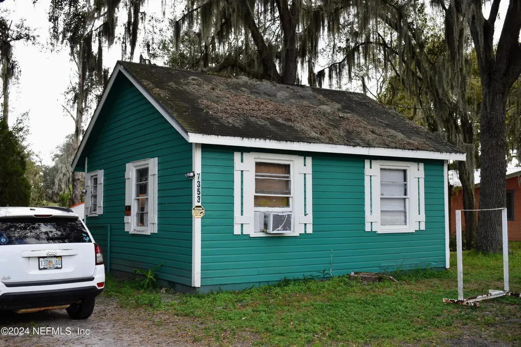 7351 -7353 Crill Avenue Palatka FL 32177
