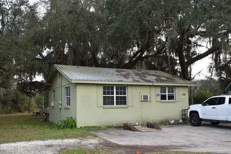 7351 -7353 Crill Avenue Palatka FL 32177