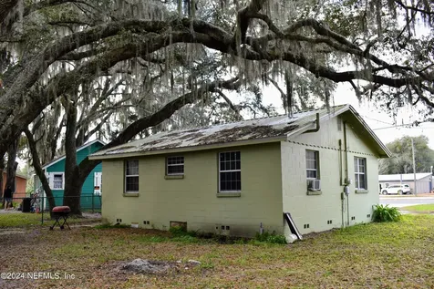 7351 -7353 Crill Avenue Palatka FL 32177