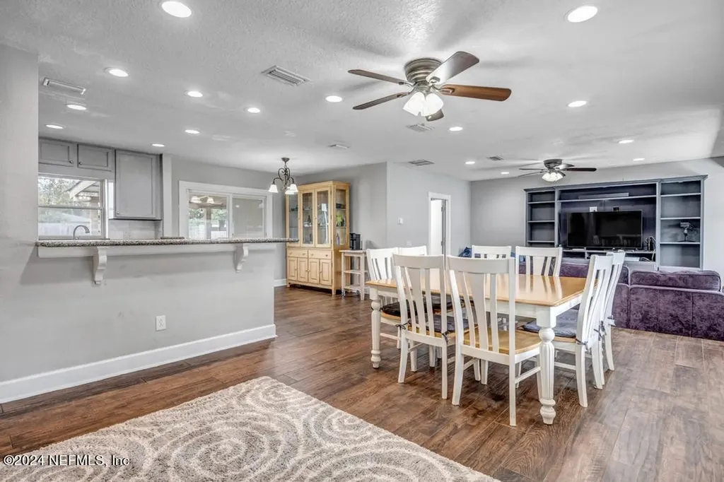 7253 Alana Road Jacksonville FL 32211