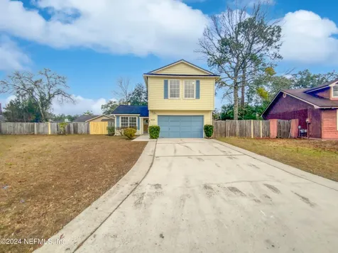 8133 Colonnade Court W Jacksonville FL 32244