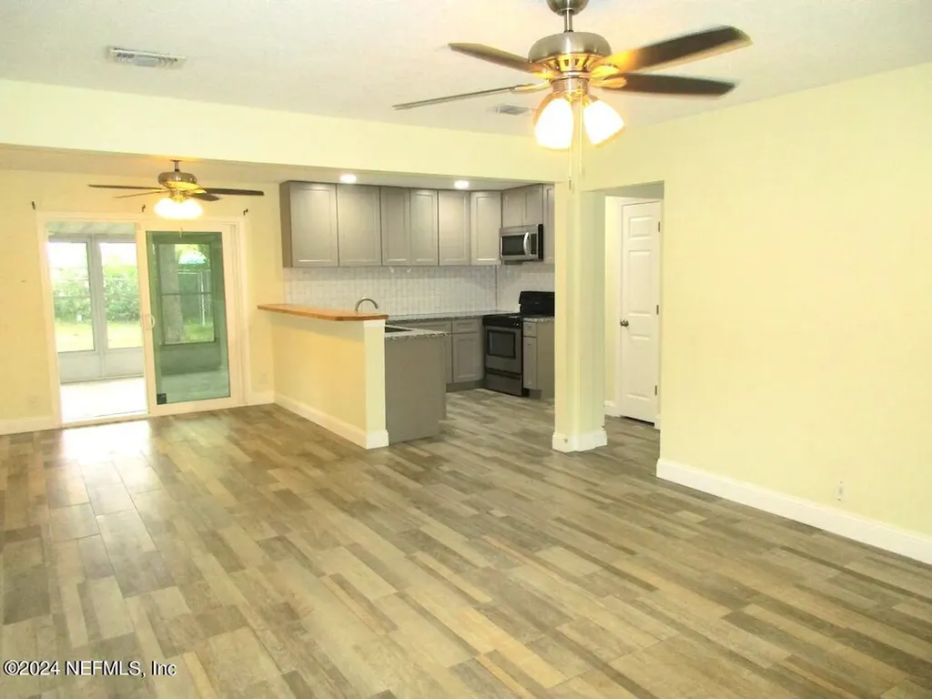 2947 Woodtop Drive Jacksonville FL 32277