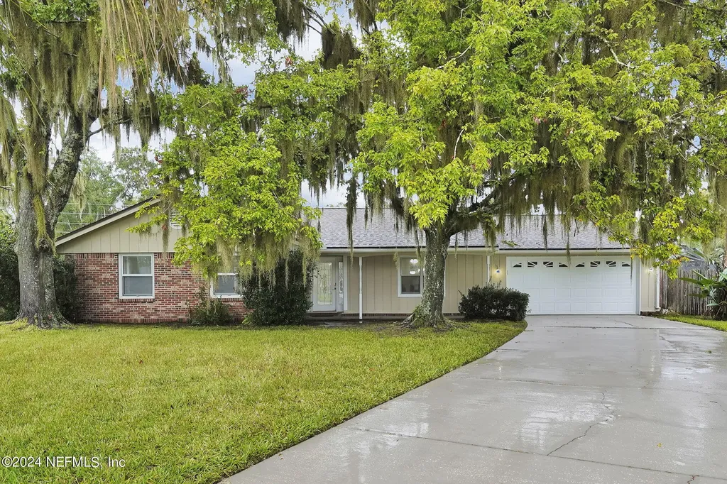 1589 Acanthus Manor Middleburg FL 32068