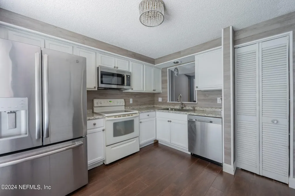 7031 Prestwick Circle N Jacksonville FL 32244