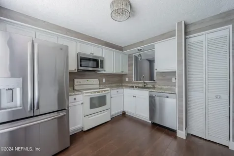 7031 Prestwick Circle N Jacksonville FL 32244