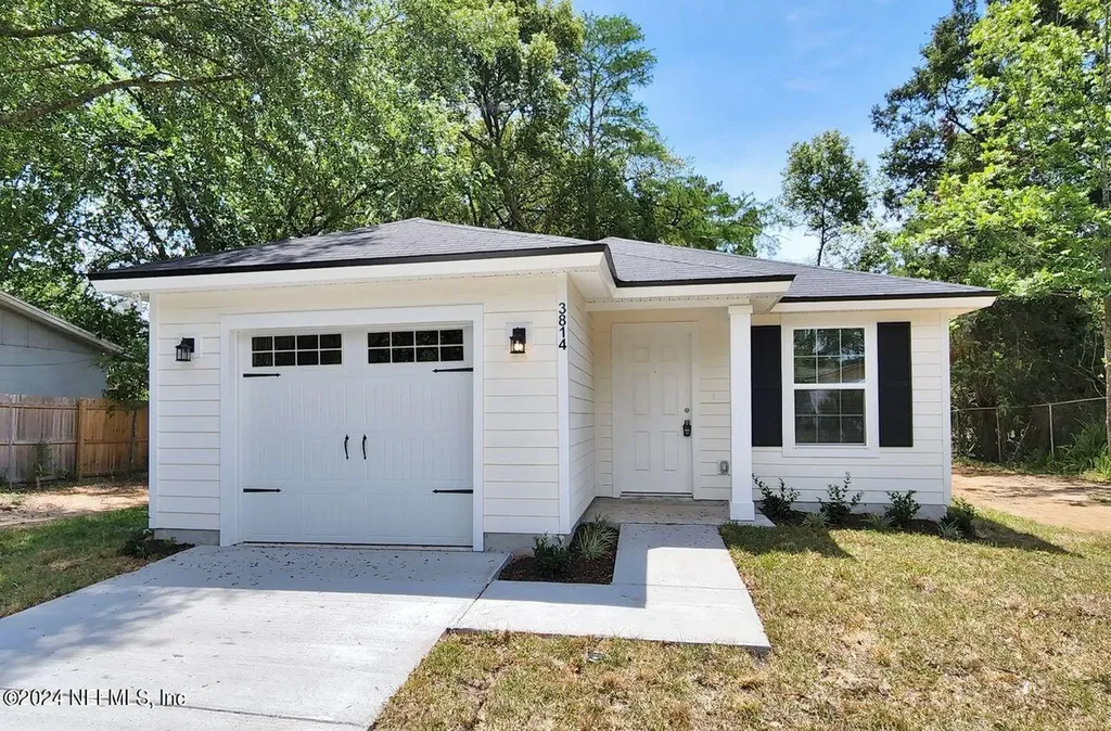 3814 Robert C Weaver Drive Jacksonville FL 32208