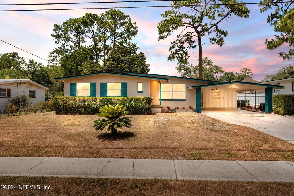7041 Holiday Road N Jacksonville FL 32216