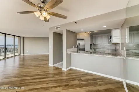 4401 Lakeside Drive Jacksonville FL 32210