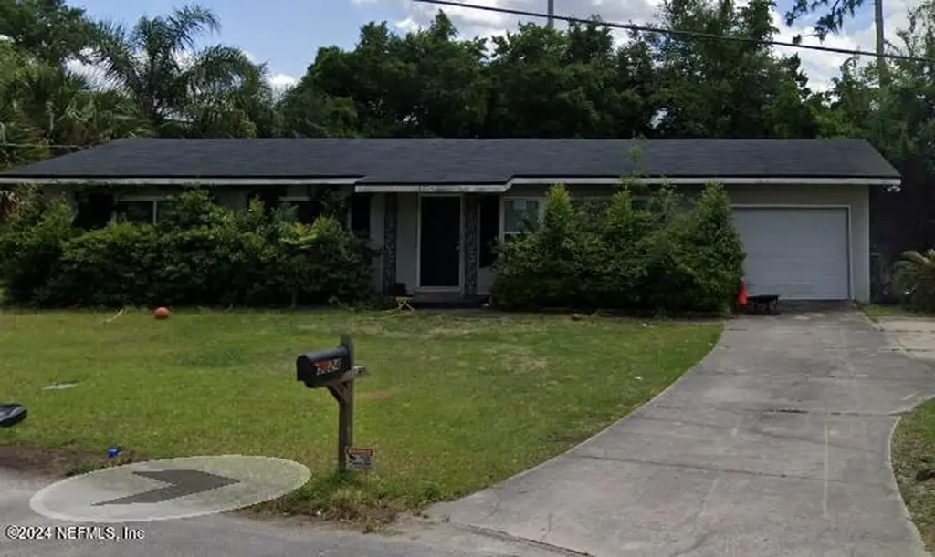 5824 Yellow Pine Court Jacksonville FL 32277