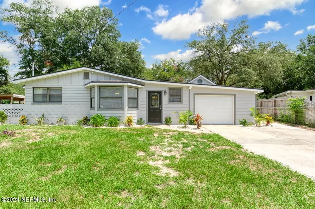 7461 Stonehurst Road N Jacksonville FL 32277