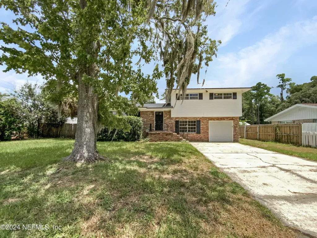 1869 Memory Lane Jacksonville FL 32210