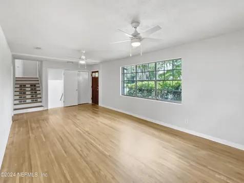 1869 Memory Lane Jacksonville FL 32210