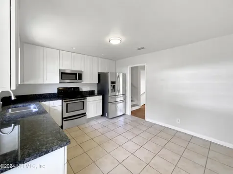 1869 Memory Lane Jacksonville FL 32210
