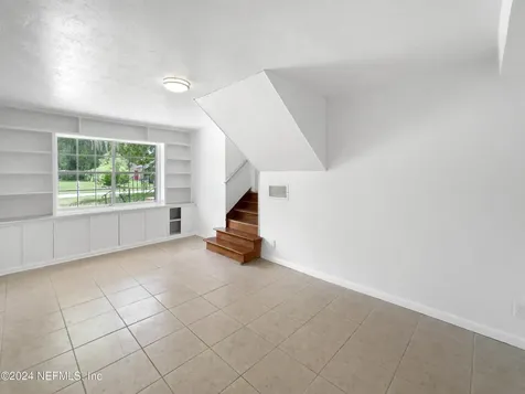 1869 Memory Lane Jacksonville FL 32210