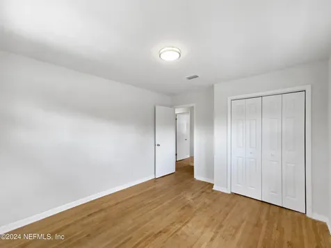 1869 Memory Lane Jacksonville FL 32210