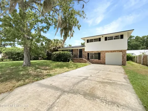 1869 Memory Lane Jacksonville FL 32210