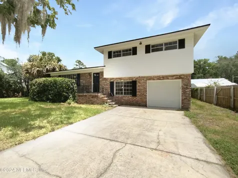 1869 Memory Lane Jacksonville FL 32210