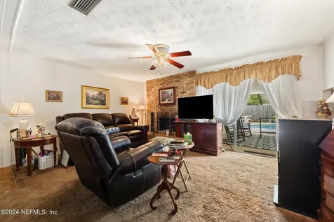 6147 Golden Grove Road W Jacksonville FL 32244