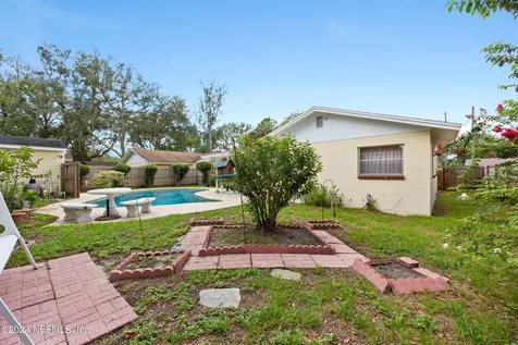 6147 Golden Grove Road W Jacksonville FL 32244