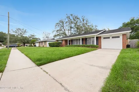 6147 Golden Grove Road W Jacksonville FL 32244