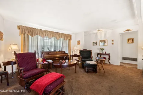 6147 Golden Grove Road W Jacksonville FL 32244