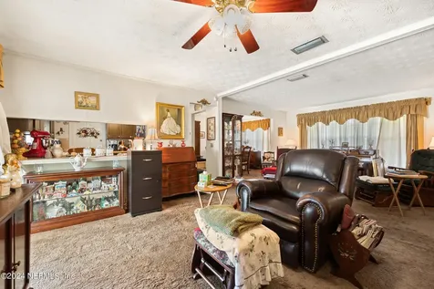 6147 Golden Grove Road W Jacksonville FL 32244