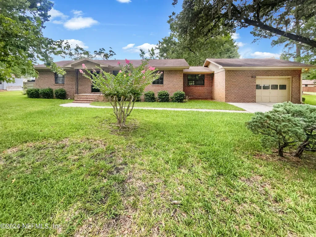 11022 Woodelm Drive W Jacksonville FL 32218