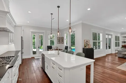 5140 Commissioners Drive Jacksonville FL 32224