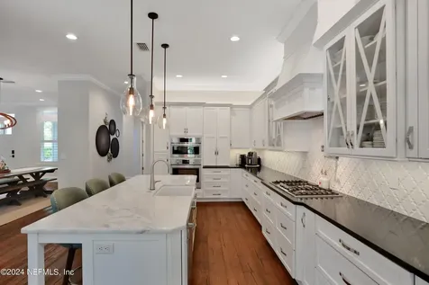 5140 Commissioners Drive Jacksonville FL 32224