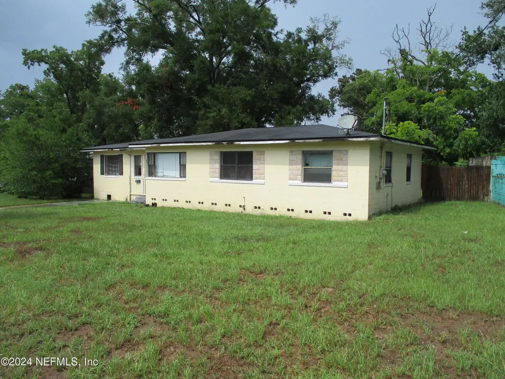 7825 Denham Road W Jacksonville FL 32208