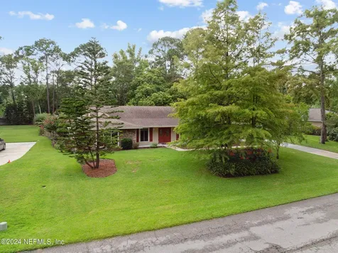 2030 The Woods Drive Jacksonville FL 32246