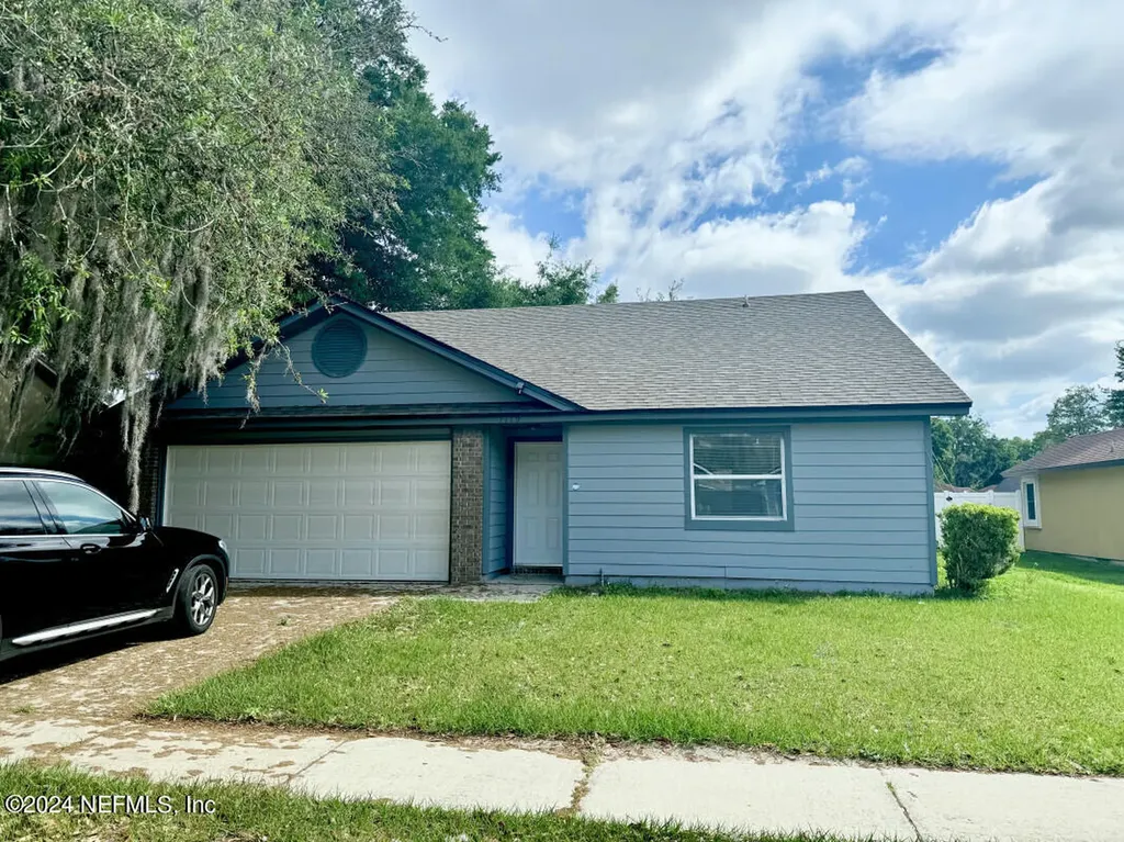 1379 High Plains Drive W Jacksonville FL 32218