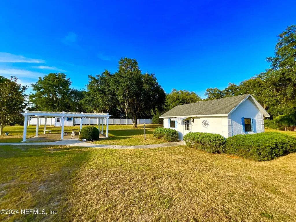 7205 NE 61st Avenue Road Silver Springs FL 34488