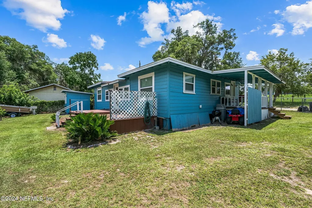 139 Depot Road Hawthorne FL 32640