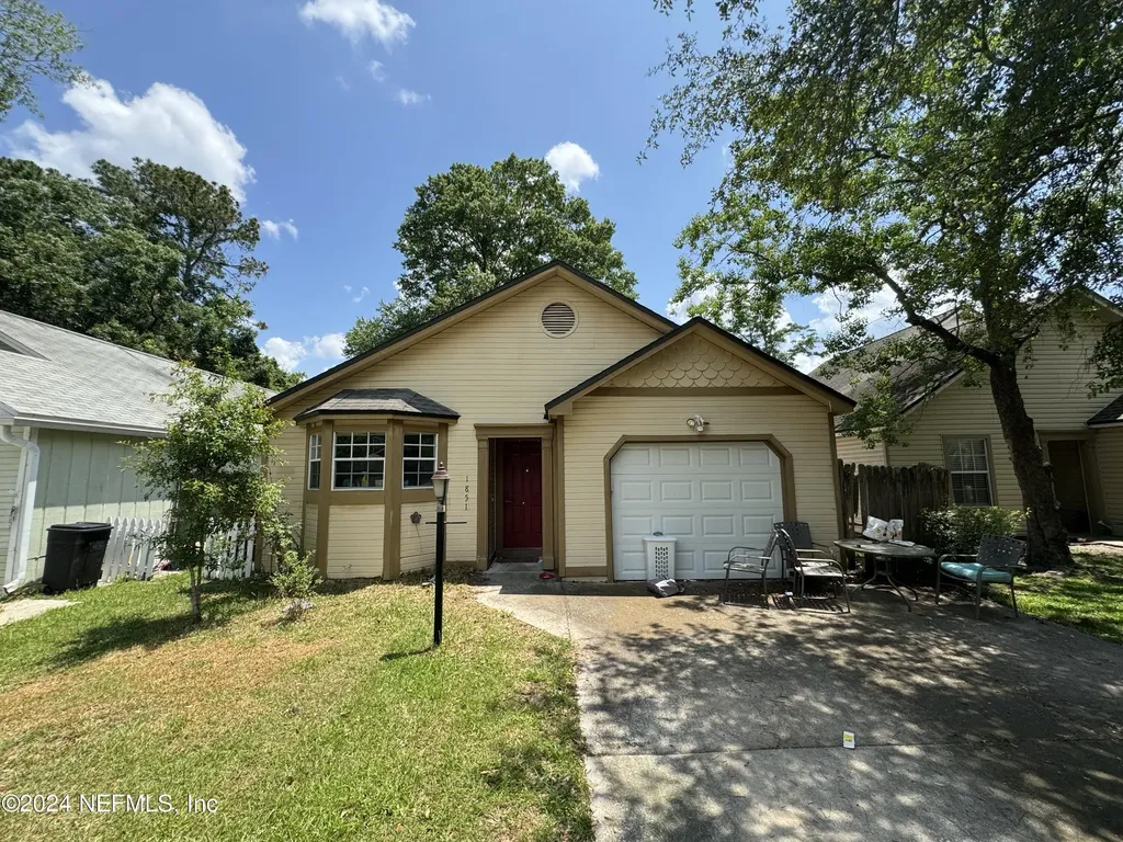 1851 Alberta Court N Middleburg FL 32068